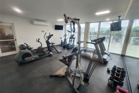 Condo in Sunny Isles Beach, Florida, 2 bedrooms № 2032043 - photo 22