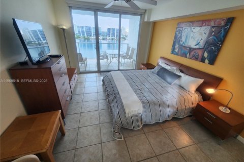 Condo in Sunny Isles Beach, Florida, 2 bedrooms № 2032043 - photo 13