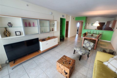 Condo in Sunny Isles Beach, Florida, 2 bedrooms № 2032043 - photo 4