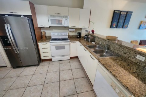 Condo in Sunny Isles Beach, Florida, 2 bedrooms № 2032043 - photo 8