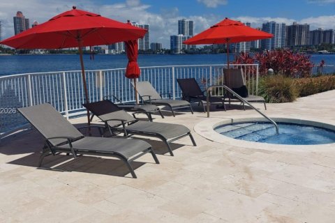 Condo in Sunny Isles Beach, Florida, 2 bedrooms № 2032043 - photo 28