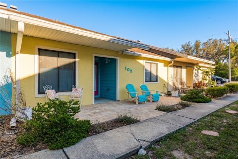 Villa ou maison à louer à Tarpon Springs, Floride: 2 chambres, 103.4 m2 № 2425607 - photo 4