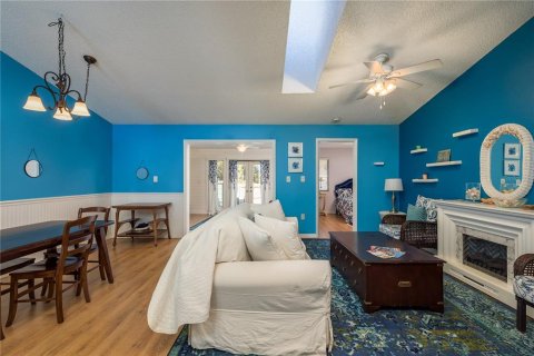 Villa ou maison à louer à Tarpon Springs, Floride: 2 chambres, 103.4 m2 № 2425607 - photo 7