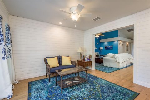 Villa ou maison à louer à Tarpon Springs, Floride: 2 chambres, 103.4 m2 № 2425607 - photo 12