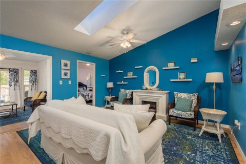 Villa ou maison à louer à Tarpon Springs, Floride: 2 chambres, 103.4 m2 № 2425607 - photo 8