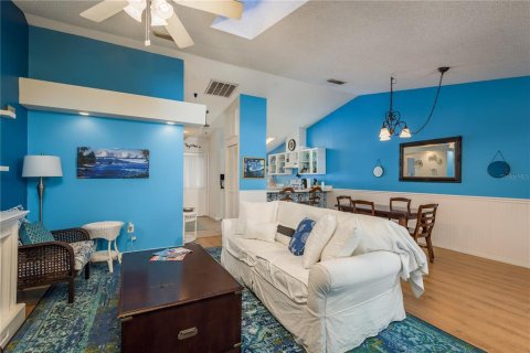 Villa ou maison à louer à Tarpon Springs, Floride: 2 chambres, 103.4 m2 № 2425607 - photo 10
