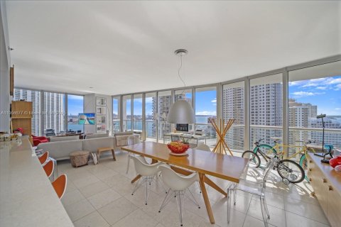 Condo in Miami, Florida, 3 bedrooms  № 1955143 - photo 12