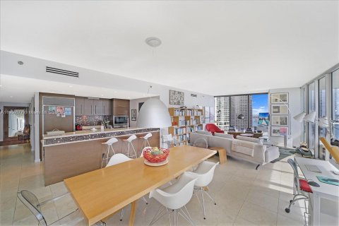 Condo in Miami, Florida, 3 bedrooms  № 1955143 - photo 15