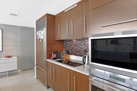 Condo in Miami, Florida, 3 bedrooms  № 1955143 - photo 18