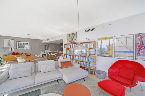 Condo in Miami, Florida, 3 bedrooms  № 1955143 - photo 6