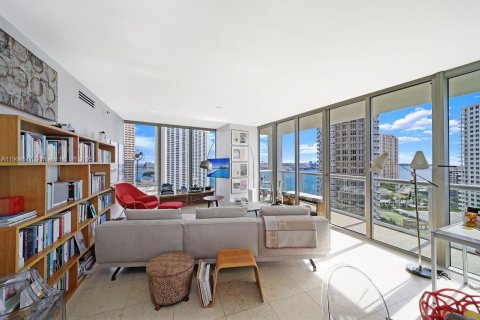 Condo in Miami, Florida, 3 bedrooms  № 1955143 - photo 10