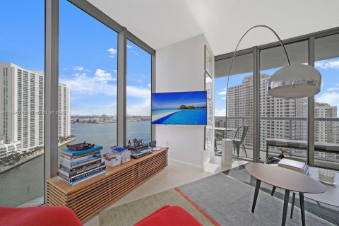 Condo in Miami, Florida, 3 bedrooms  № 1955143 - photo 11