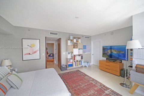 Condo in Miami, Florida, 3 bedrooms  № 1955143 - photo 25