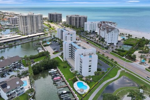 Condo in Clearwater, Florida, 2 bedrooms  № 2266441