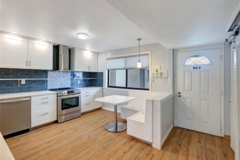 Condo in Clearwater, Florida, 2 bedrooms № 2266441 - photo 3