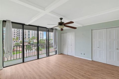 Condo in Clearwater, Florida, 2 bedrooms № 2266441 - photo 15
