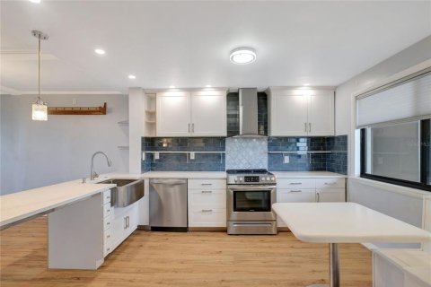 Condo in Clearwater, Florida, 2 bedrooms № 2266441 - photo 4