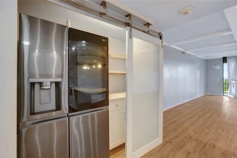 Condo in Clearwater, Florida, 2 bedrooms № 2266441 - photo 8