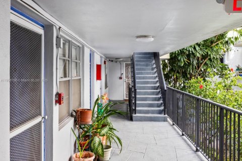 Copropriété à vendre à Surfside, Floride: 1 chambre, 52.03 m2 № 1964665 - photo 12