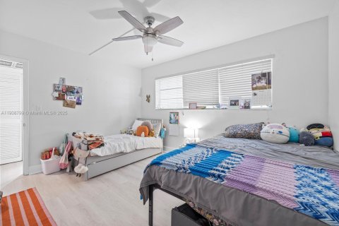 Copropriété à vendre à Surfside, Floride: 1 chambre, 52.03 m2 № 1964665 - photo 11