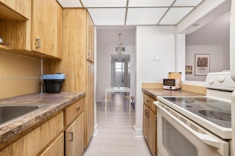 Copropriété à vendre à Surfside, Floride: 1 chambre, 52.03 m2 № 1964665 - photo 8