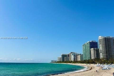 Copropriété à vendre à Surfside, Floride: 1 chambre, 52.03 m2 № 1964665 - photo 14
