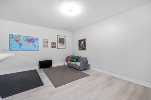 Copropriété à vendre à Surfside, Floride: 1 chambre, 52.03 m2 № 1964665 - photo 7