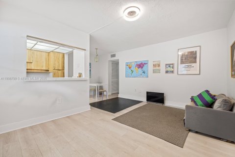 Copropriété à vendre à Surfside, Floride: 1 chambre, 52.03 m2 № 1964665 - photo 3