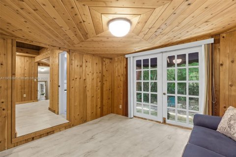 House in Tavernier, Florida 2 bedrooms, 73.86 sq.m. № 2034496 - photo 16