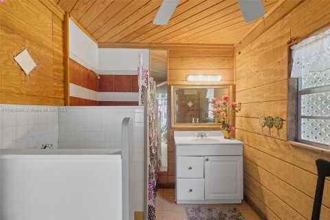 House in Tavernier, Florida 2 bedrooms, 73.86 sq.m. № 2034496 - photo 20