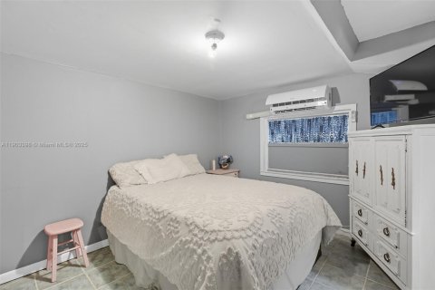 House in Tavernier, Florida 2 bedrooms, 73.86 sq.m. № 2034496 - photo 7