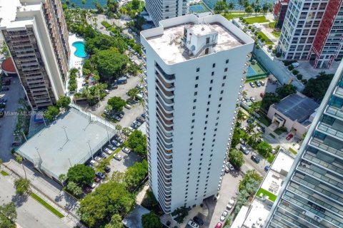 Copropriété à vendre à Miami, Floride: 2 chambres, 133.59 m2 № 1977237 - photo 9