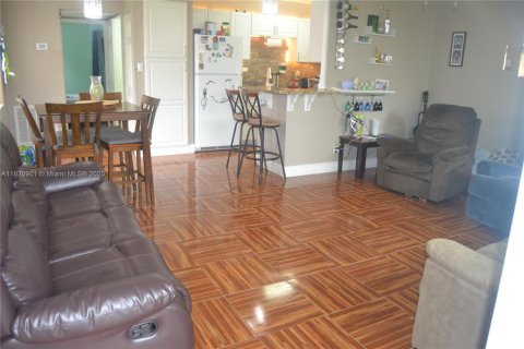 Copropriété à vendre à West Palm Beach, Floride: 1 chambre, 63.55 m2 № 1977230 - photo 6