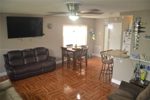 Copropriété à vendre à West Palm Beach, Floride: 1 chambre, 63.55 m2 № 1977230 - photo 5