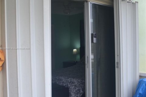 Copropriété à vendre à West Palm Beach, Floride: 1 chambre, 63.55 m2 № 1977230 - photo 12