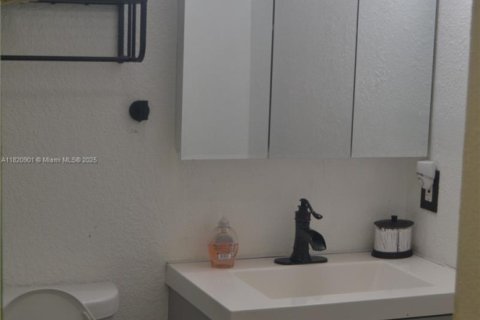 Copropriété à vendre à West Palm Beach, Floride: 1 chambre, 63.55 m2 № 1977230 - photo 15