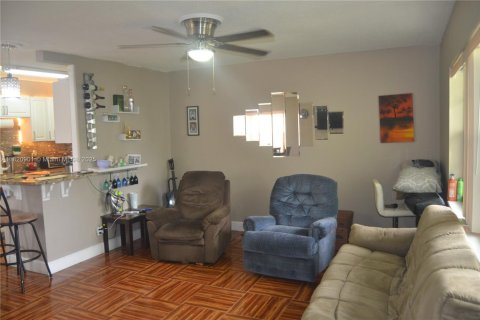 Copropriété à vendre à West Palm Beach, Floride: 1 chambre, 63.55 m2 № 1977230 - photo 1