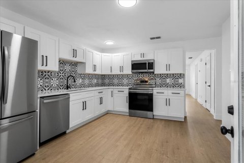 Купить дуплекс в Орландо, Флорида 8 комнат, 105.91м2, № 2095450 - фото 8