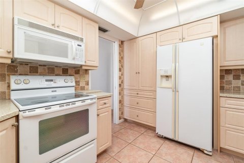 House in Punta Gorda, Florida 2 bedrooms, 164.25 sq.m. № 1637627 - photo 21