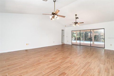 House in Punta Gorda, Florida 2 bedrooms, 164.25 sq.m. № 1637627 - photo 11