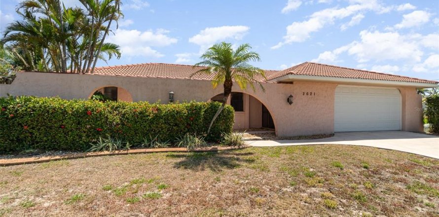 House in Punta Gorda, Florida 2 bedrooms, 164.25 sq.m. № 1637627