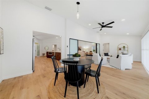 Villa ou maison à vendre à Tarpon Springs, Floride: 4 chambres, 287.63 m2 № 2417068 - photo 24