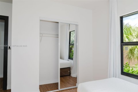 Снять в аренду виллу или дом в Норт-Майами, Флорида 3 спальни, 101.45м2, № 1992516 - фото 21