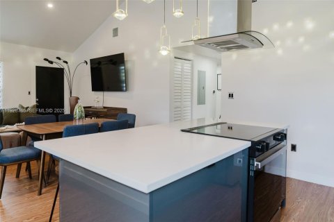 Снять в аренду виллу или дом в Норт-Майами, Флорида 3 спальни, 101.45м2, № 1992516 - фото 6