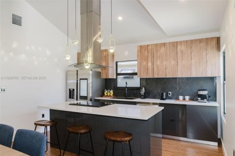 Снять в аренду виллу или дом в Норт-Майами, Флорида 3 спальни, 101.45м2, № 1992516 - фото 10