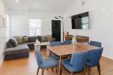 Снять в аренду виллу или дом в Норт-Майами, Флорида 3 спальни, 101.45м2, № 1992516 - фото 14