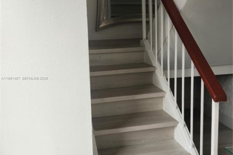 Купить таунхаус в Майами, Флорида 3 спальни, 144м2, № 2057143 - фото 22