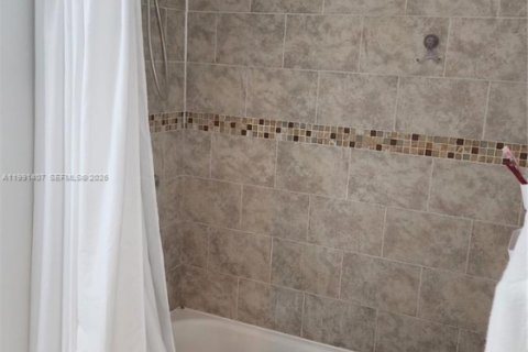 Купить таунхаус в Майами, Флорида 3 спальни, 144м2, № 2057143 - фото 15