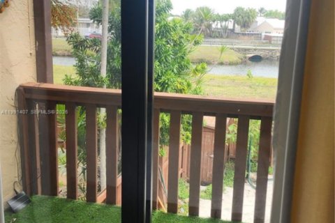 Купить таунхаус в Майами, Флорида 3 спальни, 144м2, № 2057143 - фото 20