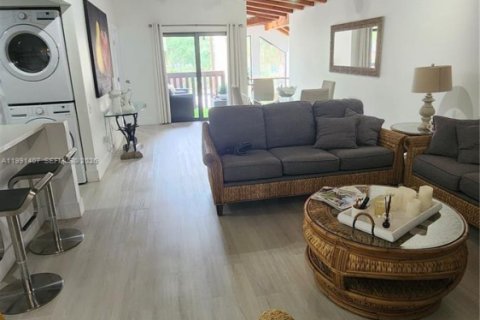 Купить таунхаус в Майами, Флорида 3 спальни, 144м2, № 2057143 - фото 11